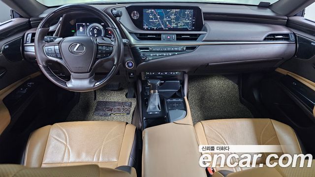 Lexus ES 2019 — photo 7