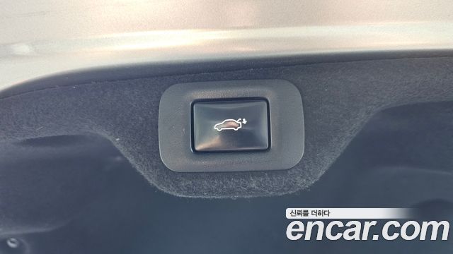 Lexus ES 2019 — photo 20
