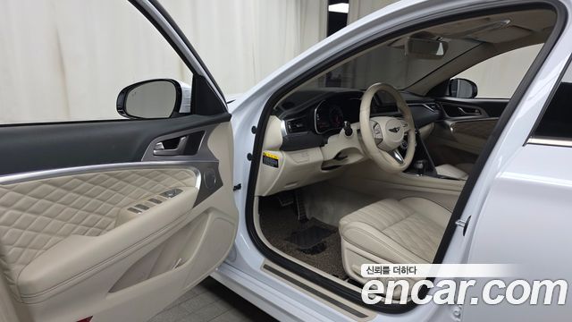 Genesis G70 2019 — photo 13