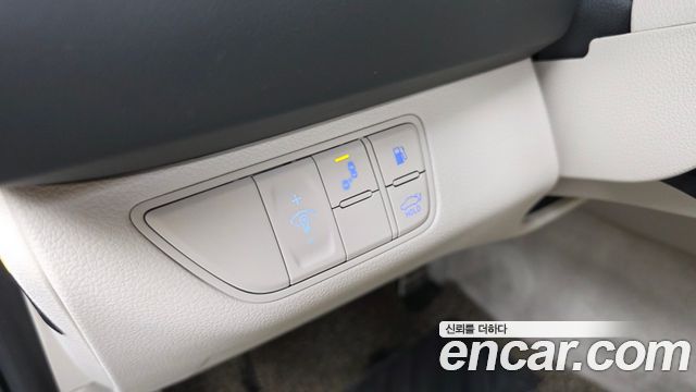 Genesis G70 2019 — photo 25