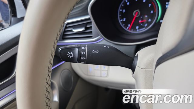 Genesis G70 2019 — photo 26