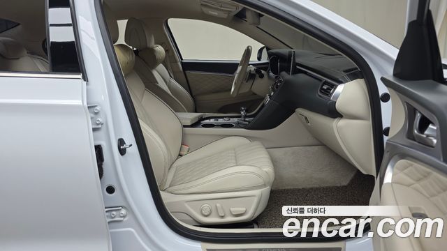 Genesis G70 2019 — photo 16