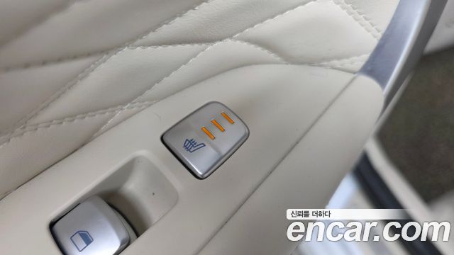Genesis G70 2019 — photo 28