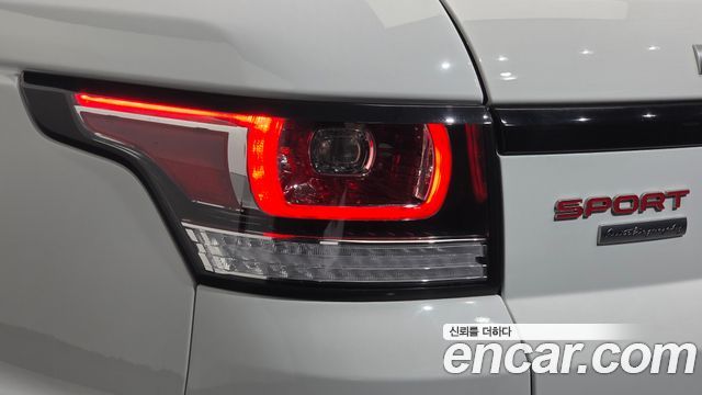 Land Rover Range Rover Sport 2016 — photo 9