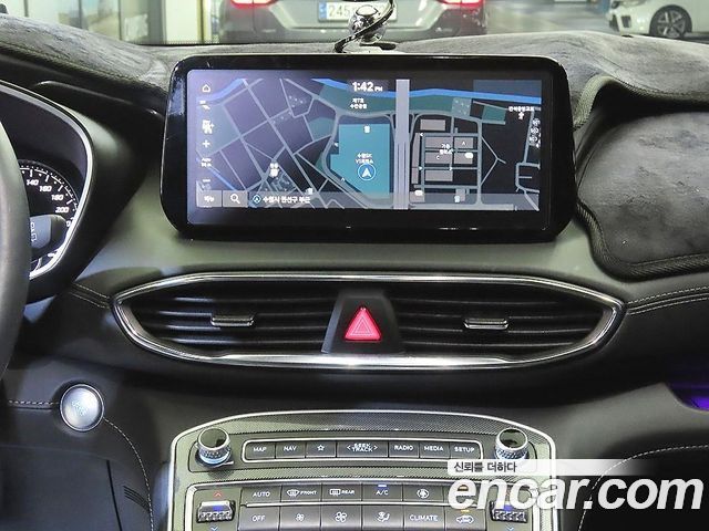 Hyundai Santafe 2023 — photo 11