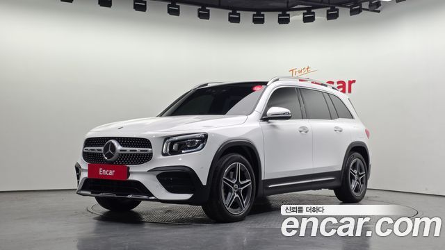 Mercedes-Benz GLB-Class 2023 — photo 1