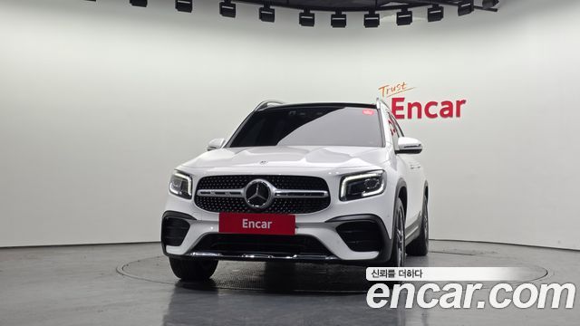 Mercedes-Benz GLB-Class 2023 — photo 3