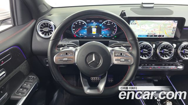 Mercedes-Benz GLB-Class 2023 — photo 13