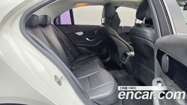 Mercedes-Benz C-Class 2016 — photo 12