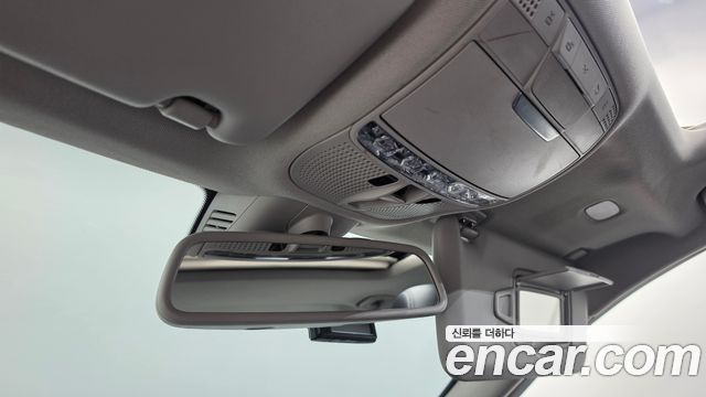 Mercedes-Benz C-Class 2016 — photo 17