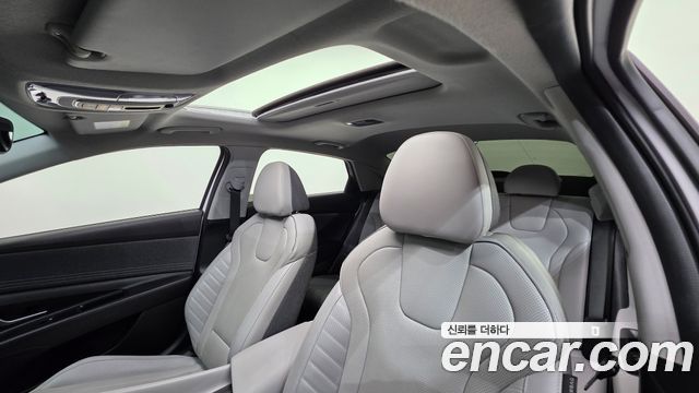 Hyundai AVANTE 2023 — photo 11
