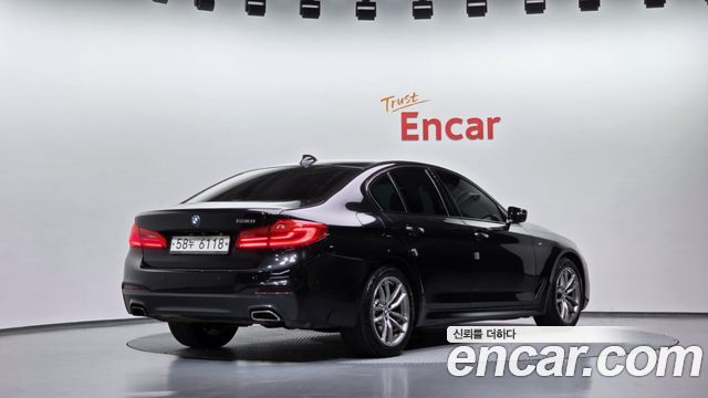 BMW 5-Series 2017 — photo 2