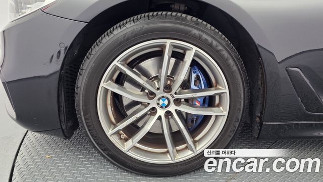 BMW 5-Series 2017 — photo 5