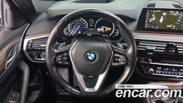 BMW 5-Series 2017 — photo 13