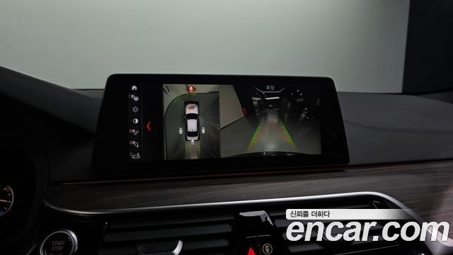 BMW 5-Series 2017 — photo 15
