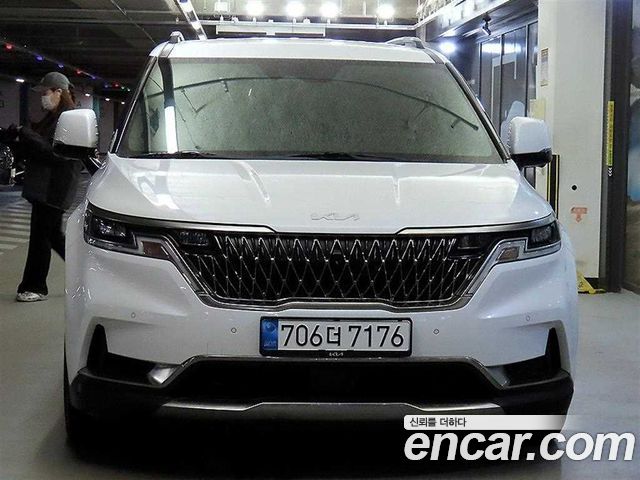 Kia Canival 2023 — photo 2
