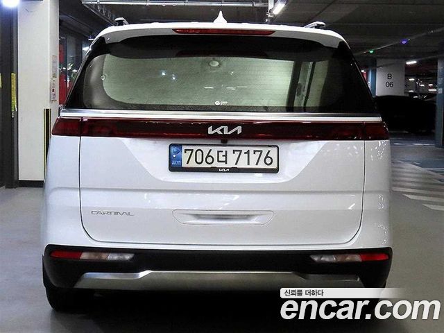 Kia Canival 2023 — photo 5