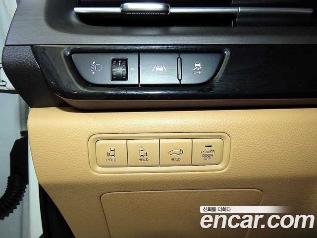 Kia Canival 2023 — photo 14