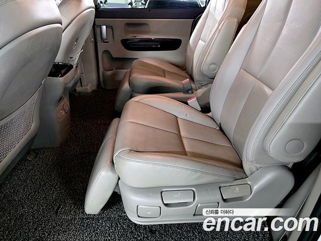 Kia Canival 2016 — photo 6