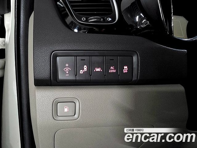 Kia Canival 2016 — photo 13