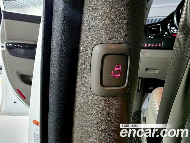 Kia Canival 2016 — photo 15
