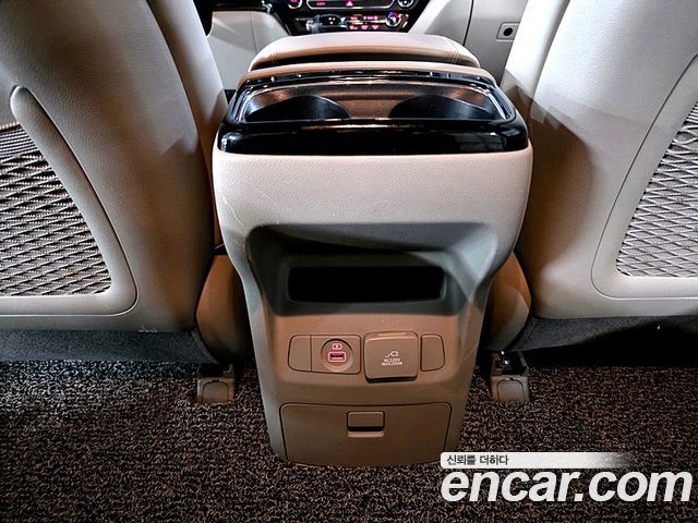 Kia Canival 2016 — photo 17