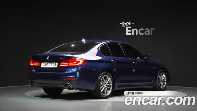 BMW 5-Series 2017 — photo 2