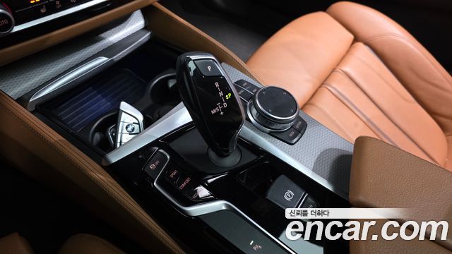 BMW 5-Series 2017 — photo 9