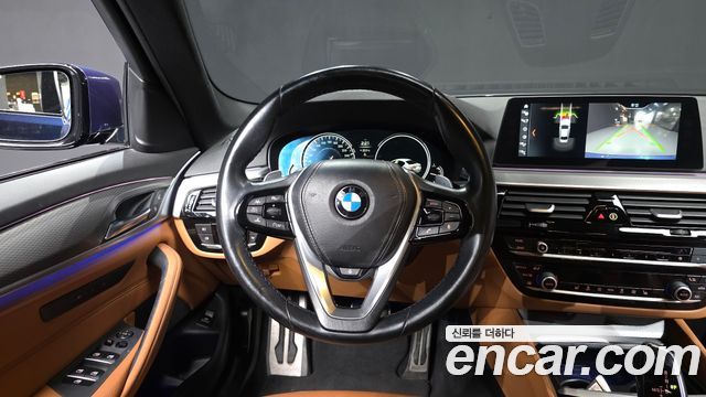 BMW 5-Series 2017 — photo 13