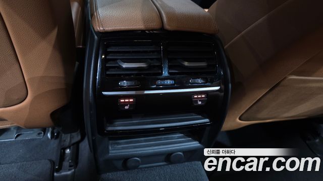 BMW 5-Series 2017 — photo 18