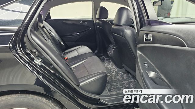 Hyundai Sonata 2013 — photo 17