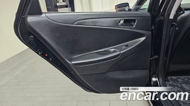Hyundai Sonata 2013 — photo 15