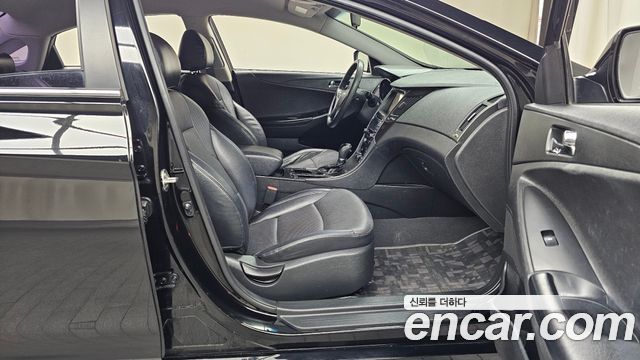 Hyundai Sonata 2013 — photo 16