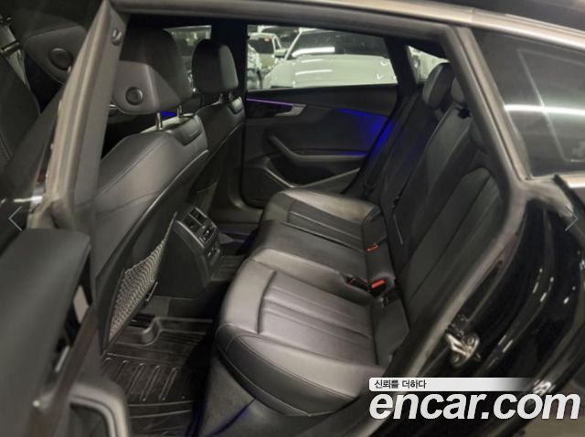 Audi A5 2023 — photo 9