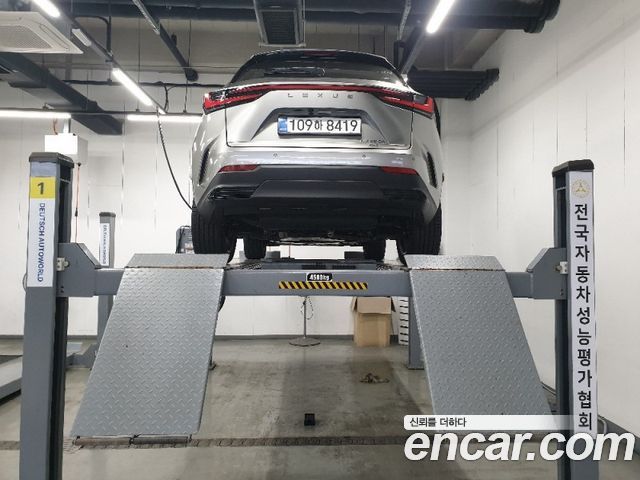 Lexus NX 2026 — photo 2