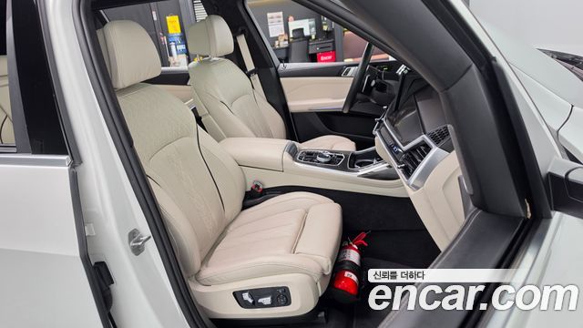 BMW X7 2025 — photo 17