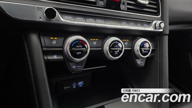 Genesis G70 2020 — photo 23