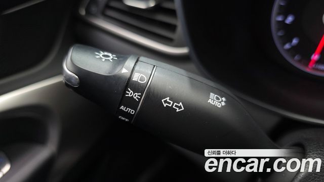 Genesis G70 2020 — photo 27