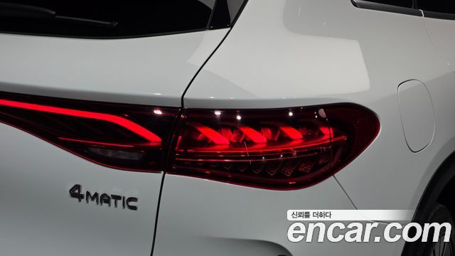 Mercedes-Benz EQE 2023 — photo 9