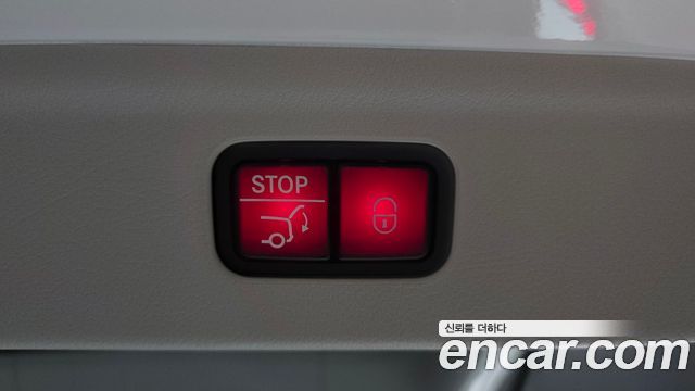 Mercedes-Benz EQE 2023 — photo 34