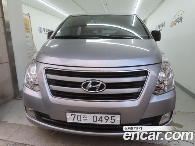 Hyundai Starex 2017 — photo 1