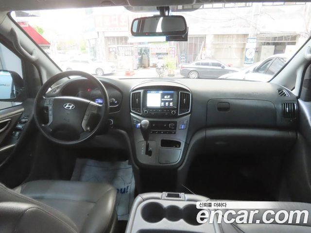 Hyundai Starex 2017 — photo 8