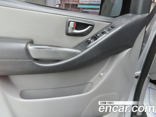 Hyundai Starex 2017 — photo 12