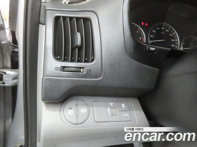 Hyundai Starex 2017 — photo 13