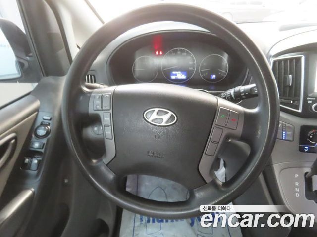 Hyundai Starex 2017 — photo 14