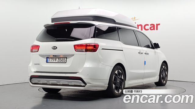 Kia Canival 2018 — photo 2