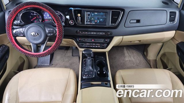 Kia Canival 2018 — photo 7