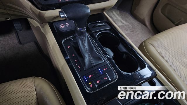 Kia Canival 2018 — photo 9