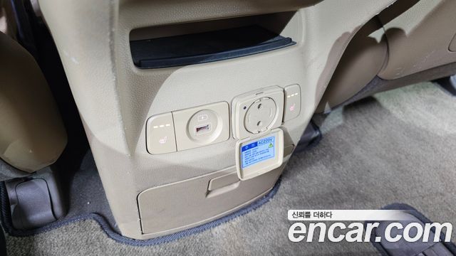 Kia Canival 2018 — photo 17