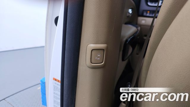 Kia Canival 2018 — photo 18